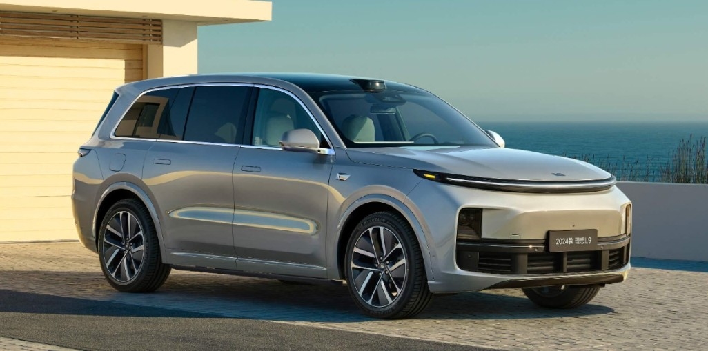 Ervaar de toekomst van het rijden met de Lixiang L9 de vlaggenschip elektrische sedan met geavanceerde technologieën en opvallend design