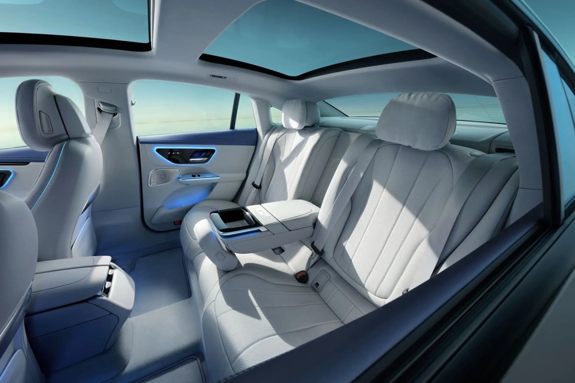 EQE 350 Mercedes Benz Elektrisch voertuig 5 zitplaatsen High Performance Elektrische auto 180km/h