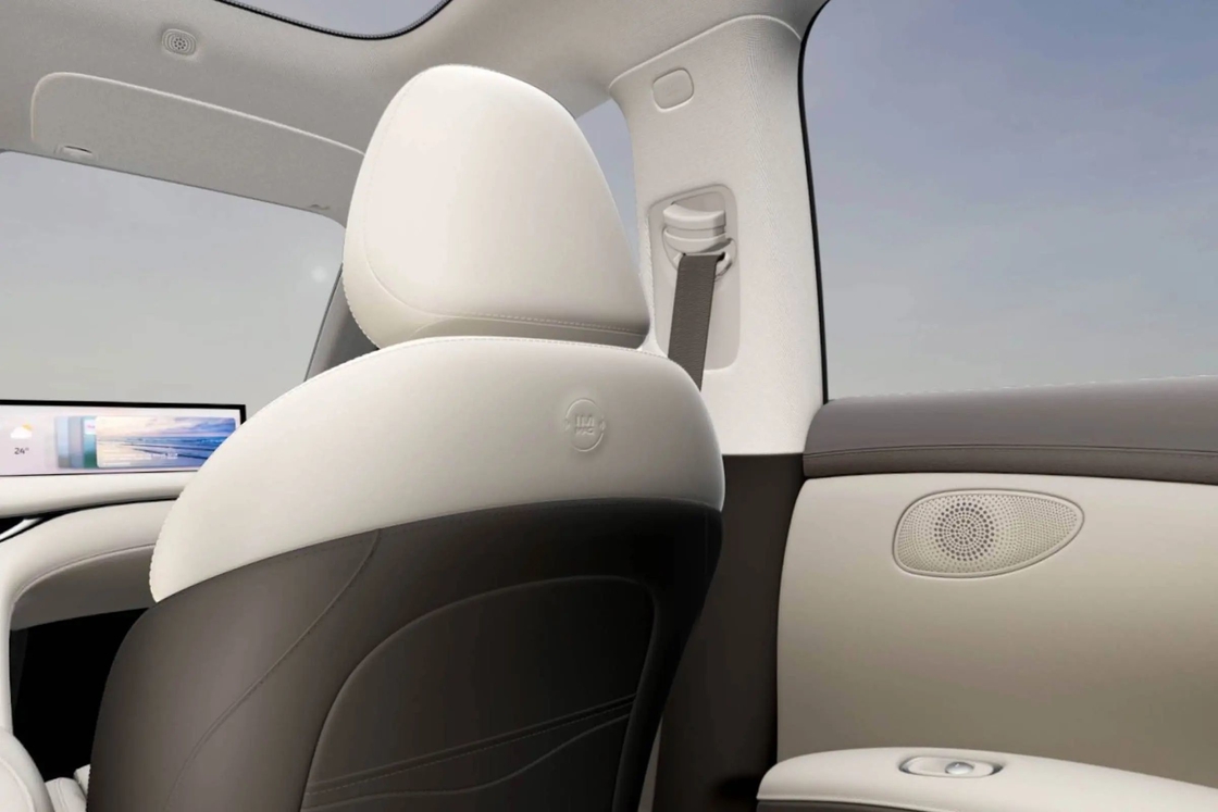 5 zitplaatsen IM Elektrische auto met vierwielaandrijving Zhiji LS6 Middelgrote en grote SUV