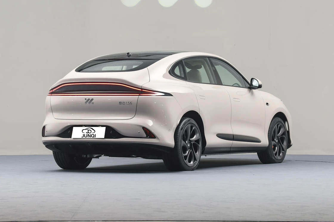 Zhiji LS6 met linksafdrijving Elektrische auto sedan Zhiji S Flagship Model For Adult