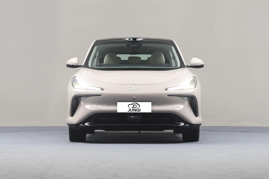 Zhiji LS6 met linksafdrijving Elektrische auto sedan Zhiji S Flagship Model For Adult