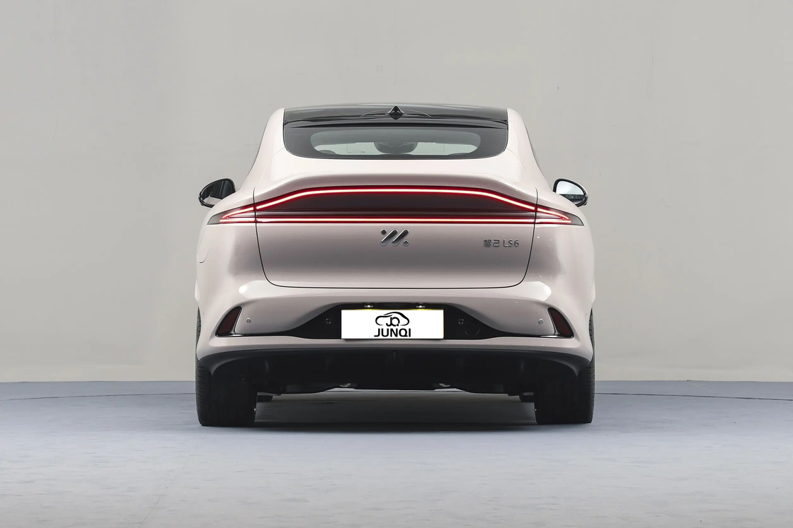 Zhiji IM LS6 Electric Car Sport 4 Door 5 Seat SUV 760km Long Range New Energy Vehicle EV Car For Adult 4 Door 5 Seat SUV