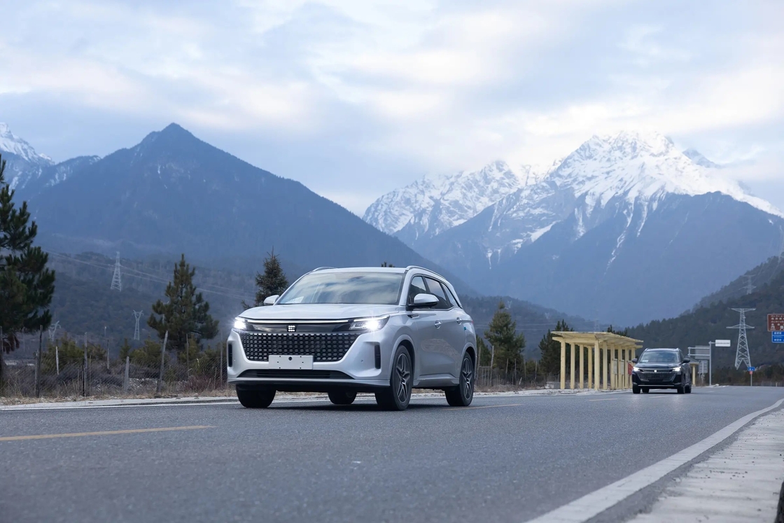 5 zitplaatsen AWD Seres Elektrische auto SUV 120 pk En emissievrij rijden