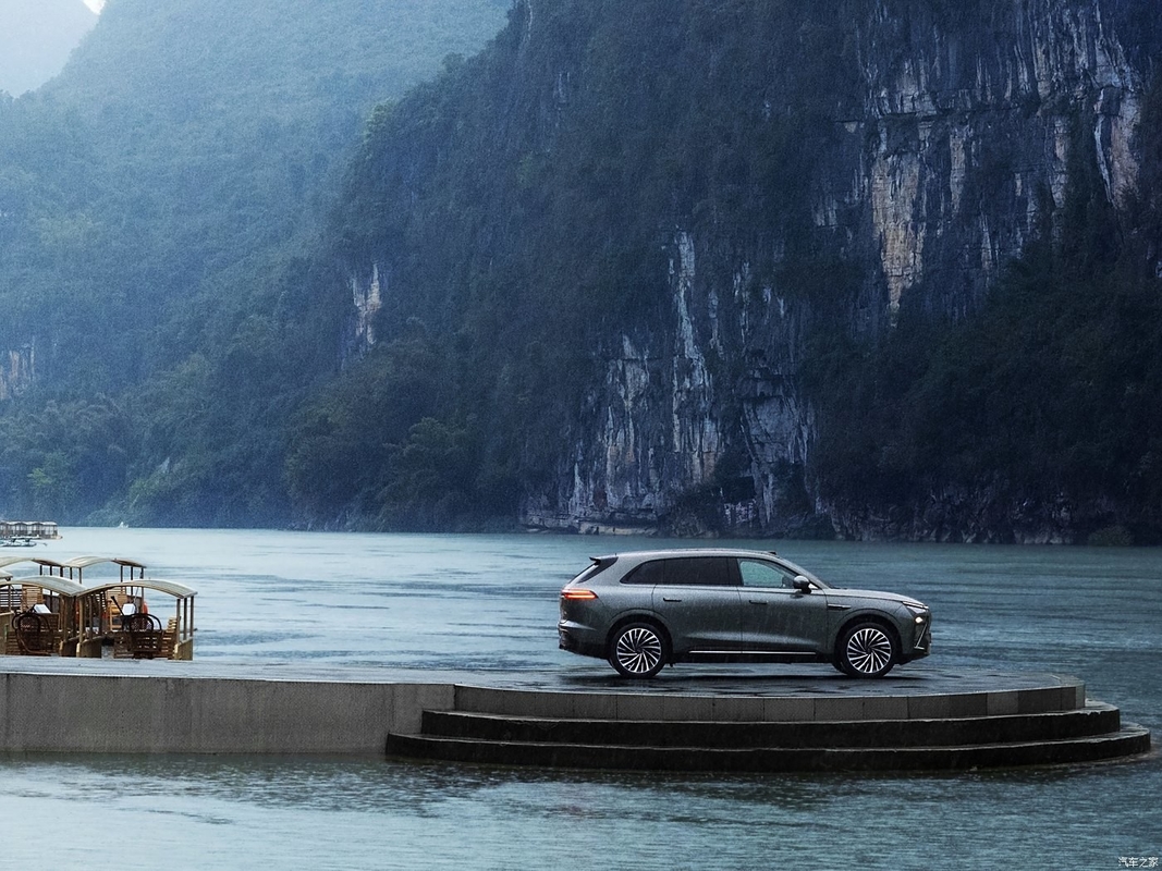 Dual Motor Powertrain Electric Vehicle SUV Chery EXEED ET Voor opwindende prestaties