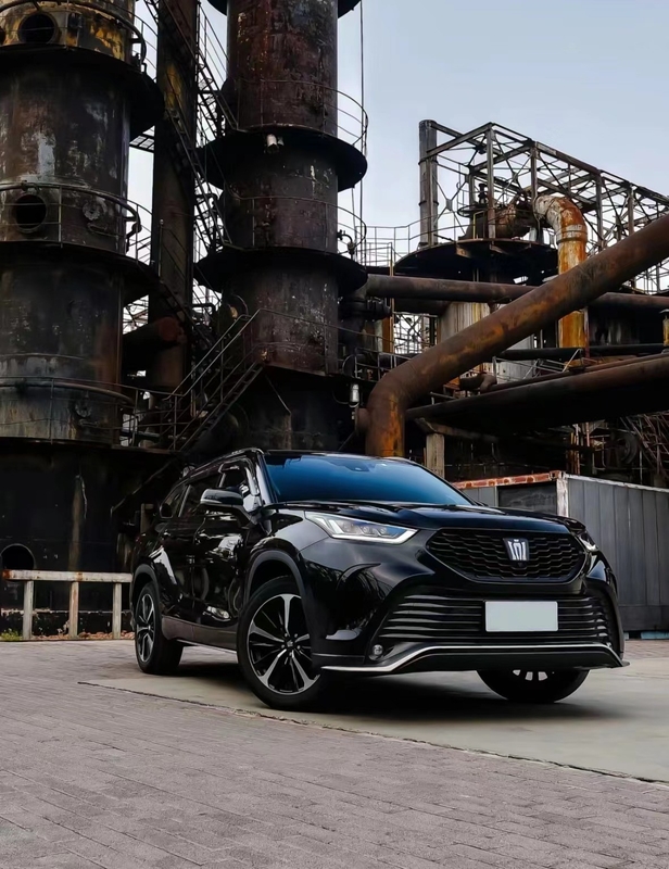 Sedan Type Hybrid Toyota Electric Car 4 deuren 5 zitplaatsen Toyota Crown Land Release