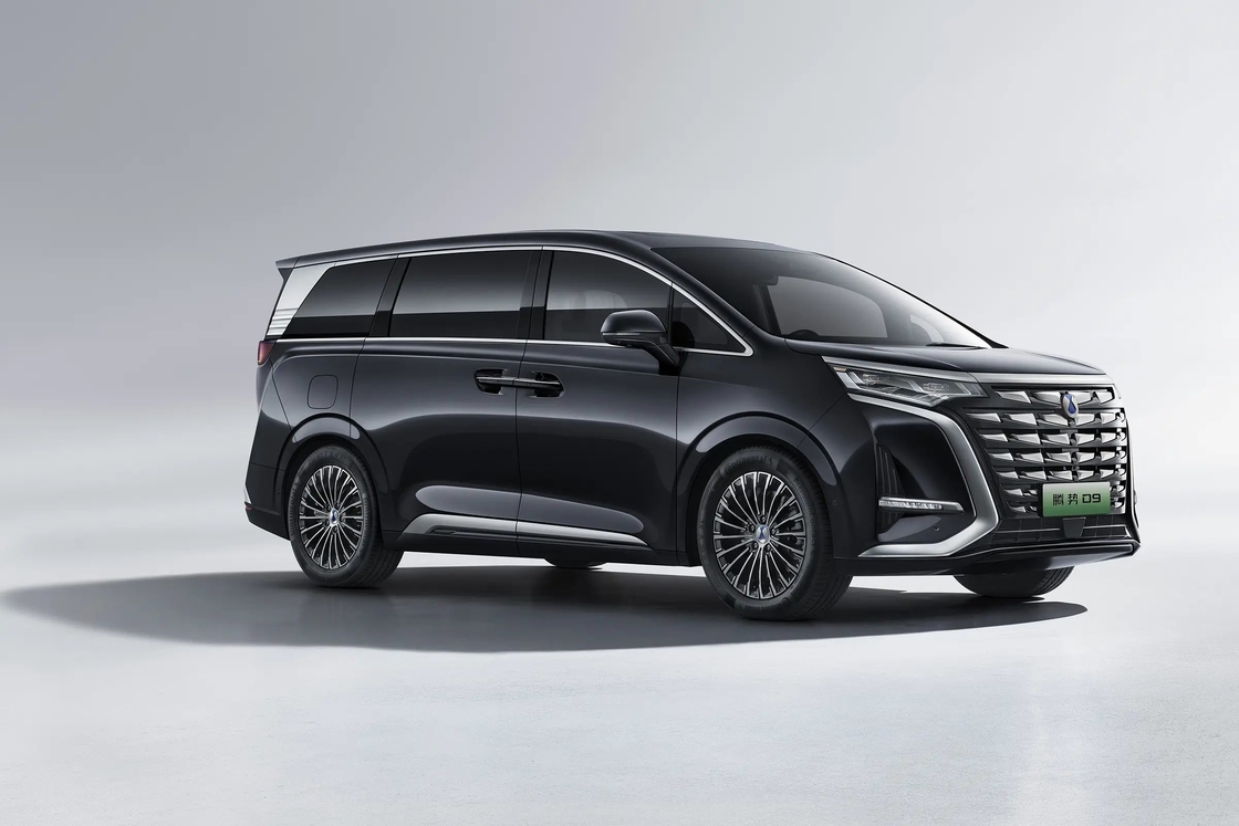 402 km BYD elektrische auto links rijden 4 deuren 5 zitplaatsen SUV Intelligent BYD Denza D9 EV