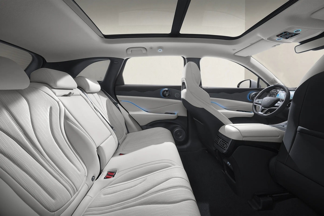 Verbeter uw vloot met BYD Electric Car Frigate 07 Glory Edition DiLink 100 Motor System