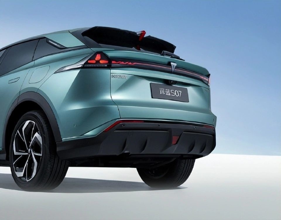 Changan Electric Car DEEP BLUES07 Extended Range New-Energy-Vehicles voor duurzaam rijden