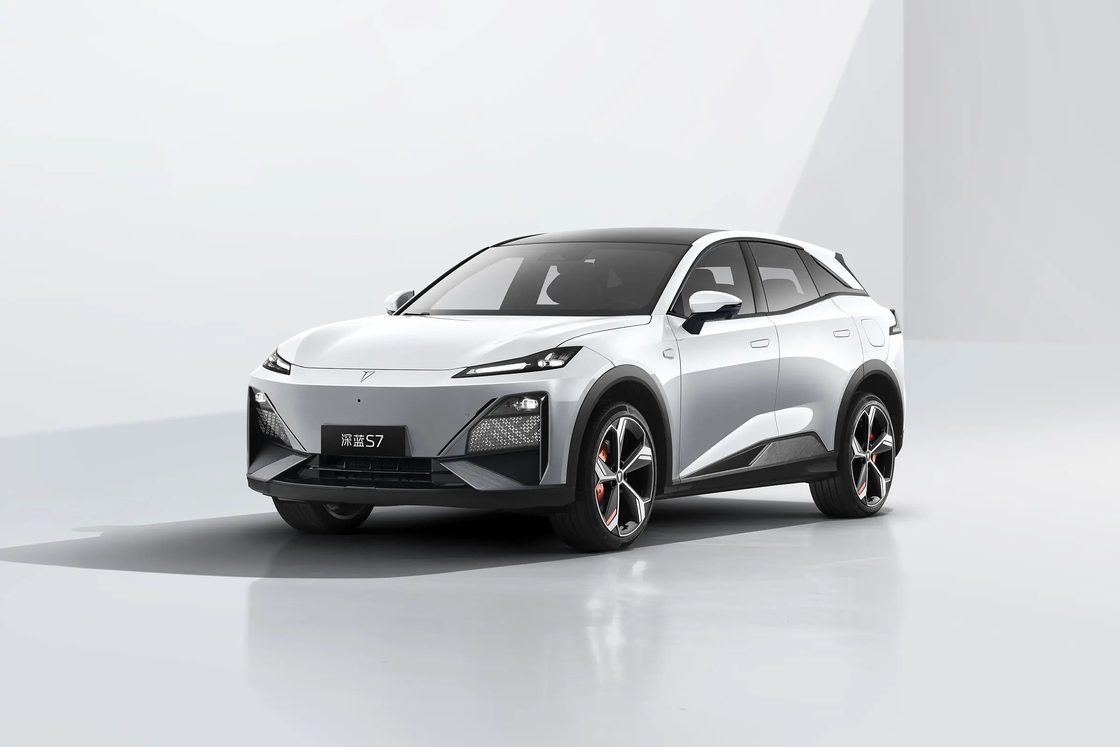 5 deuren 5 zitplaatsen Changan elektrische voertuigen DeepBlue 07 uitgebreid bereik 238 pk