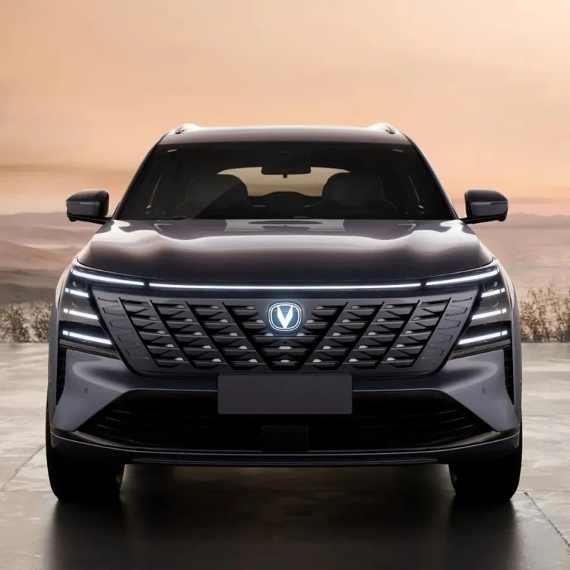 Ervaar het beste van veelzijdigheid en prestaties met Changan benzine auto CS75 Plus