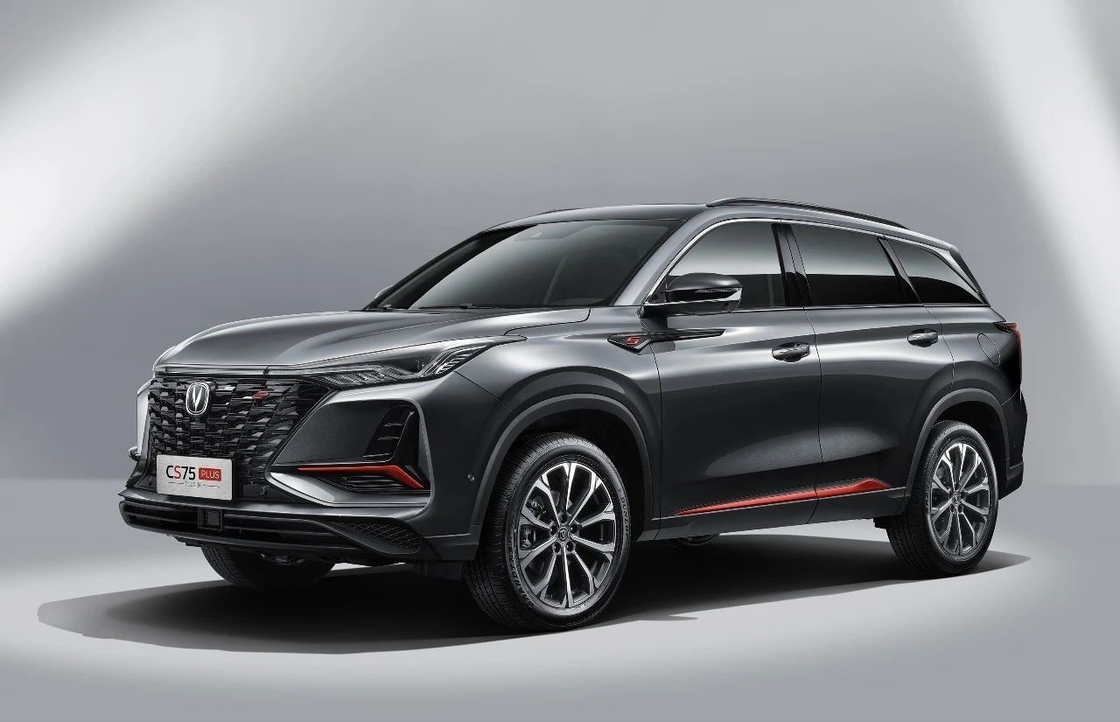Benzin Changan CS75 Plus Auto 10 - 15 km/l Brandstofverbruik 200 km/h Maximale snelheid