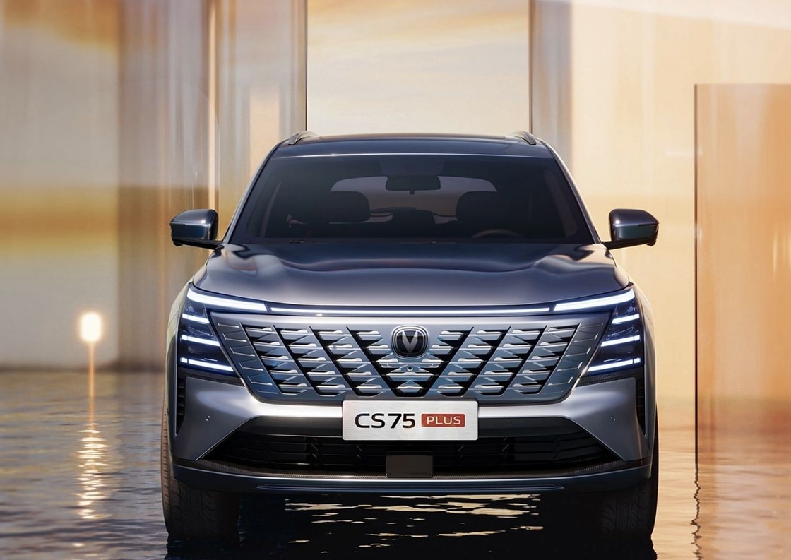 Benzin Changan CS75 Plus Auto 10 - 15 km/l Brandstofverbruik 200 km/h Maximale snelheid