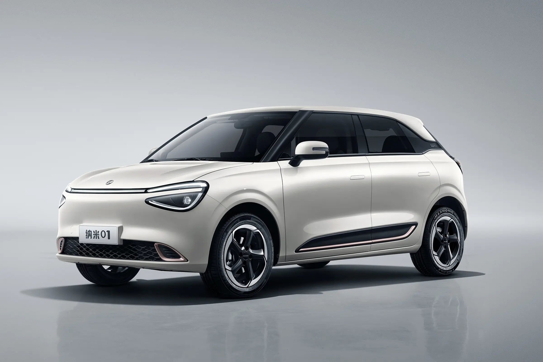 Gemaakt in China Mini SUV Dongfeng Nami 01 met hoogwaardig video entertainment systeem klaar in voorraad