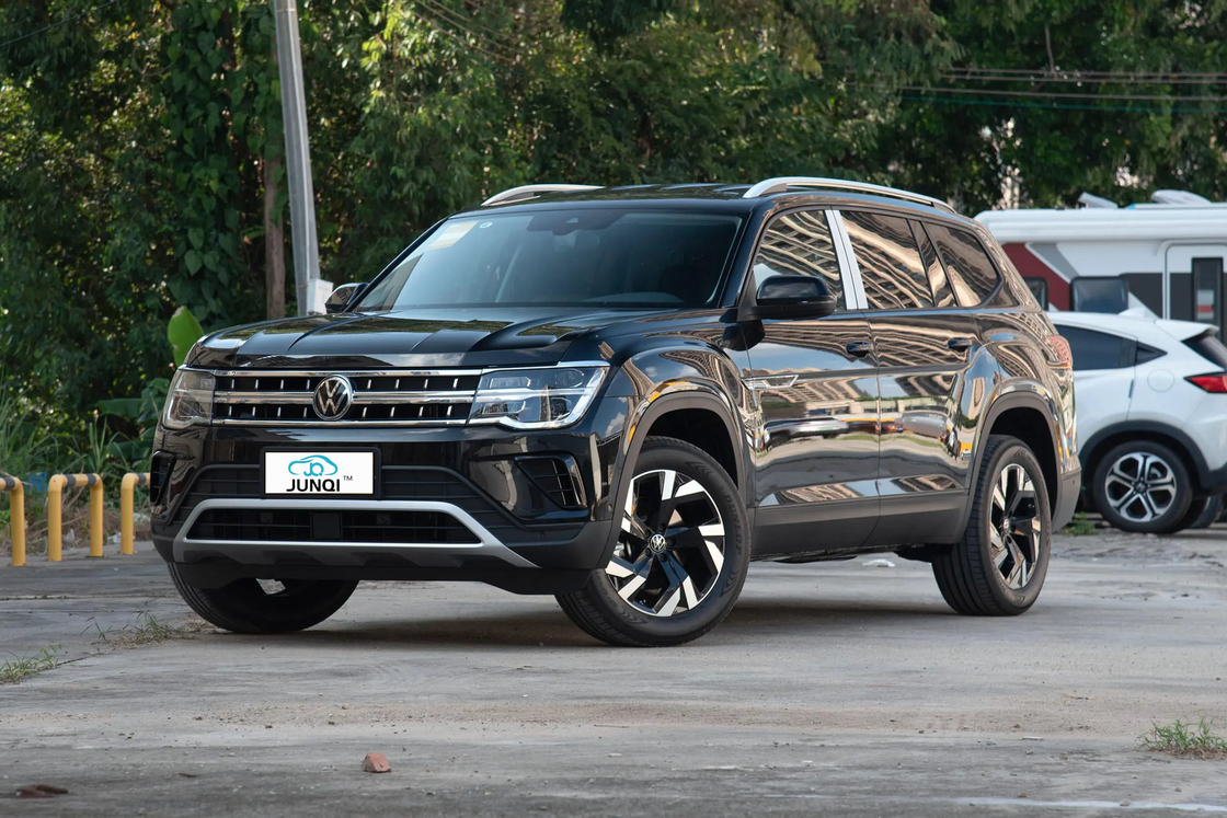 China Gebruikte auto VW Touron 2.5T-A/MT-530 4WD vlaggenschip versie 7-zits Large Space SUV