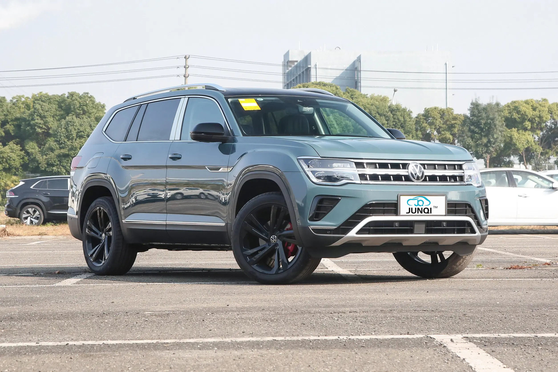 VW Touron 2.5T-A/MT-530 4WD vlaggenschipversie 7 zitplaatsen Large Space SUV